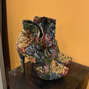 Balance Collection Floral Tapestry Ankle Boots in Multicolor